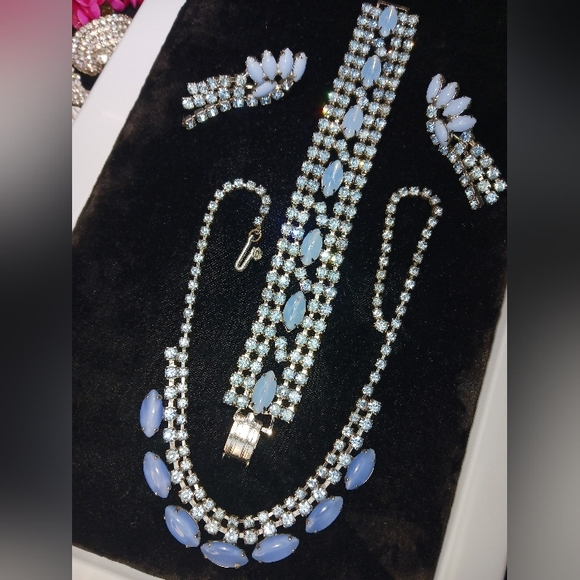 Vintage Parure Blue Milk Glass with Rhinestone Set Necklace Bracelet Ear… - Picture 6 of 15